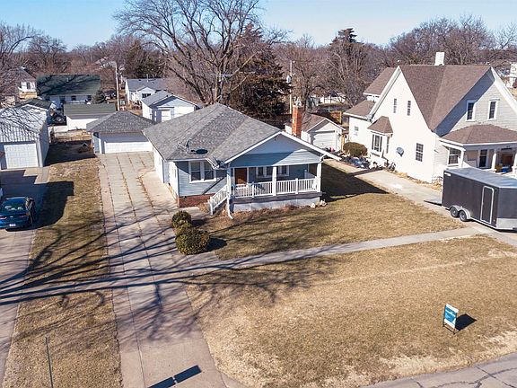 4th image of 809 Ogden St
