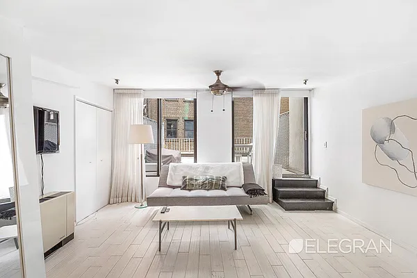 Sold by (Legacy) Elegran | media 1