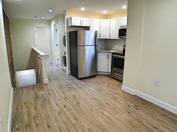 2nd image of 2553 N Palethorp St #B