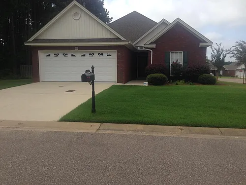 136 Brittany Dr N Photo 1