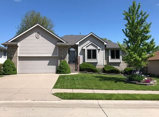 15804 Drexel Cir, Omaha, NE 68135