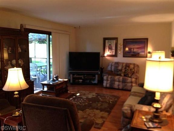 5th image of 122 Brandywood Ln