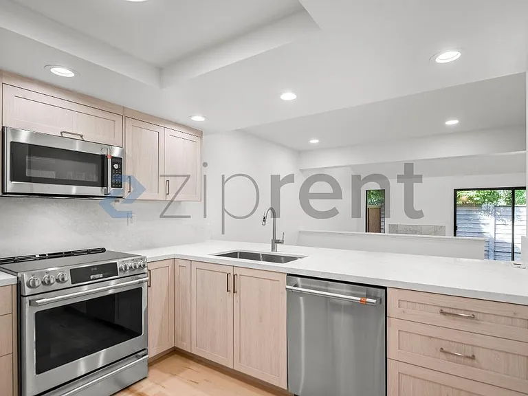 223 Saratoga Ave — Photo 15