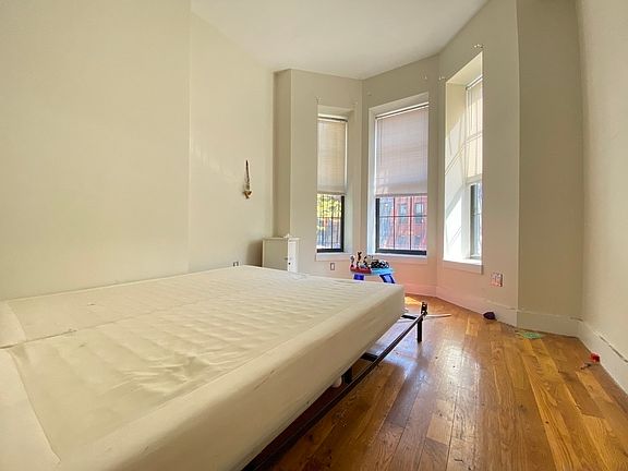 4th image of 677 Quincy St #1C