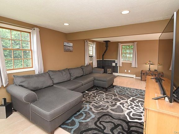 2nd image of 210 Haviland Dr