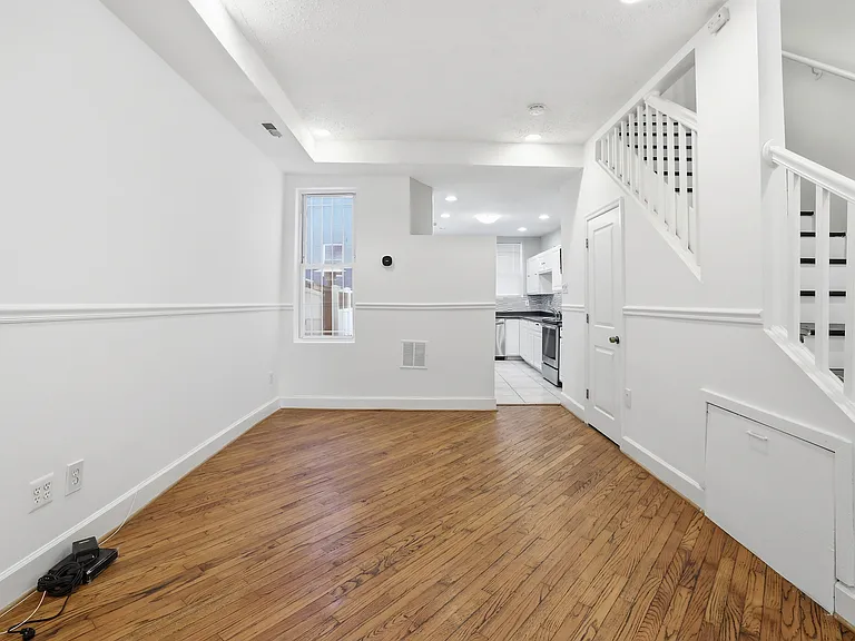 1320 Florida Ave NE — Photo 5