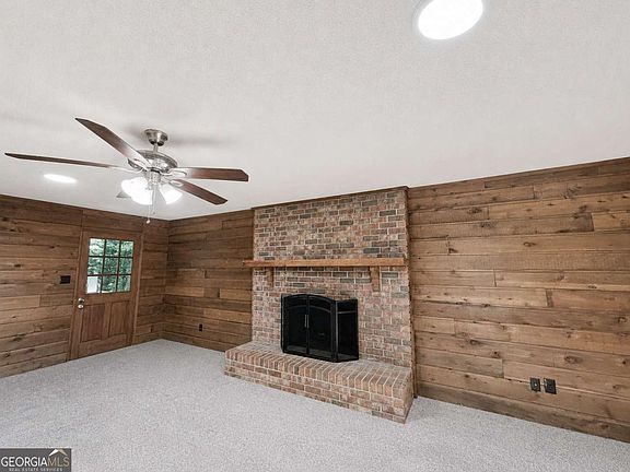 4th image of 3229 Fern Valley Dr SW
