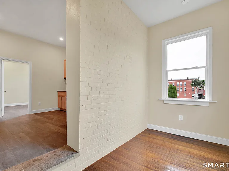 120 E Main St #7 — Photo 9