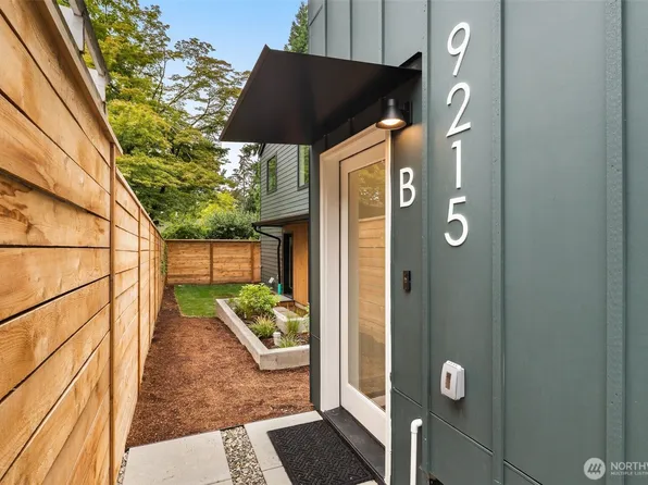 9215 B 12th Avenue NE, Seattle, WA 98115
