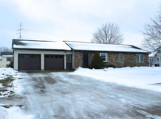 76 Roberts Ct, Coopersville, MI 49404