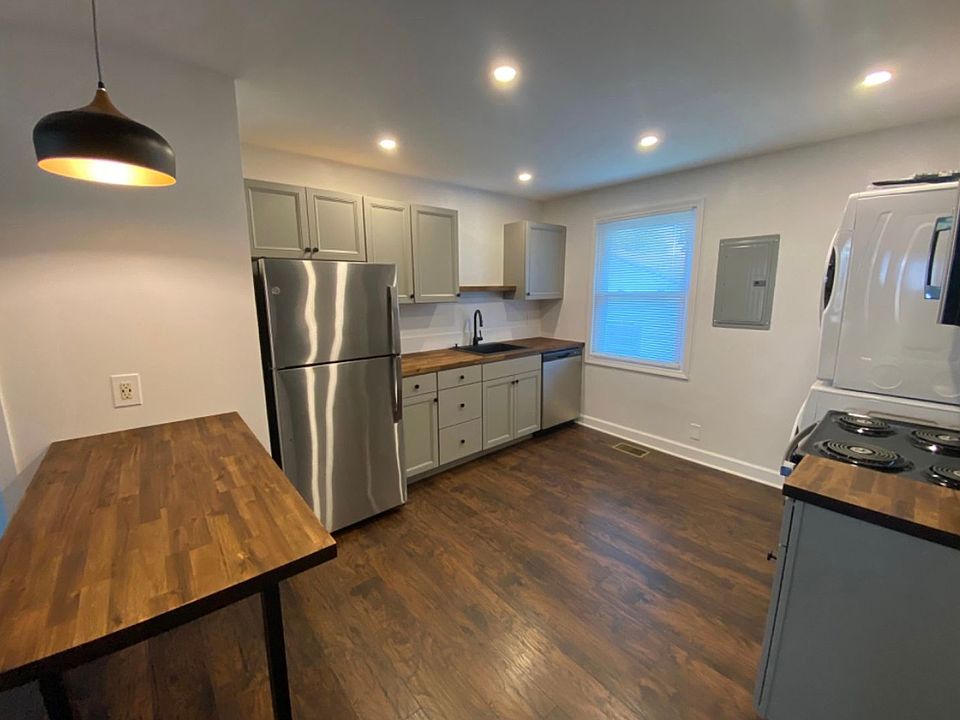 1st image of 516 S 13th St #B