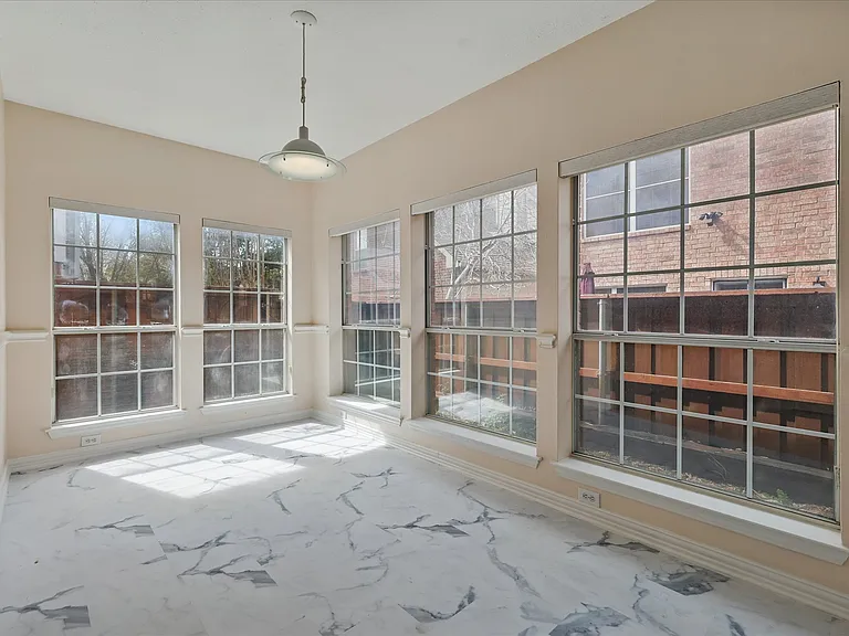 14625 Windsor Ct — Photo 31