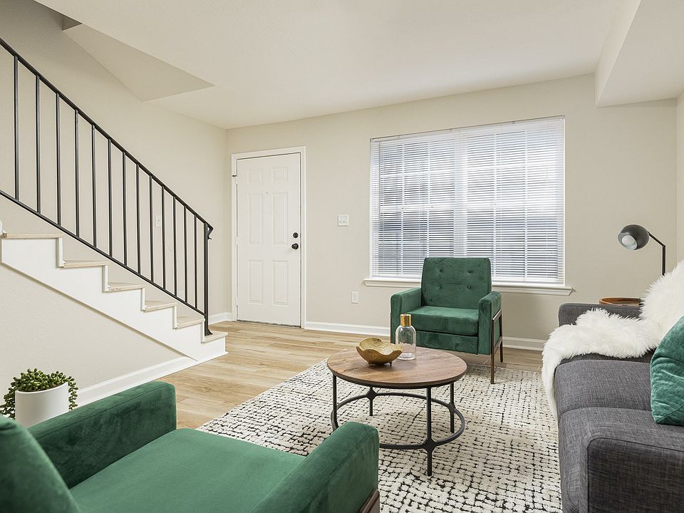 1st image of 1400 N Chamberlain Ave #55