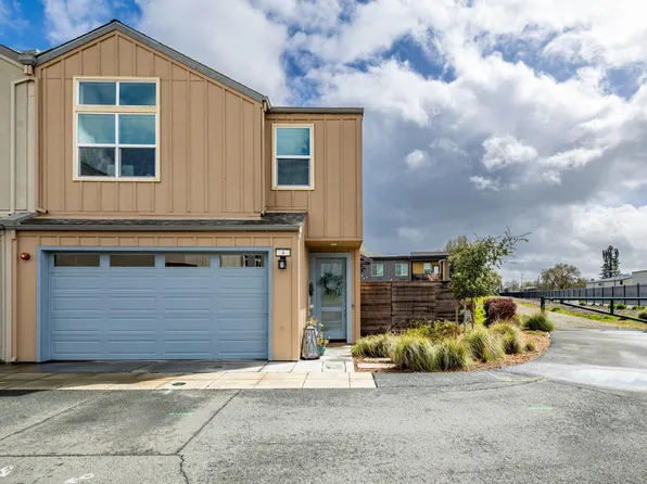 4 Birch Haven Way, Santa Rosa, CA 95407