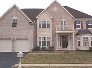 10 Latour Ln, Newark, DE 19702