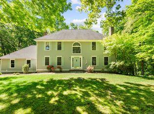 93 Christopher Ln, Guilford, CT 06437