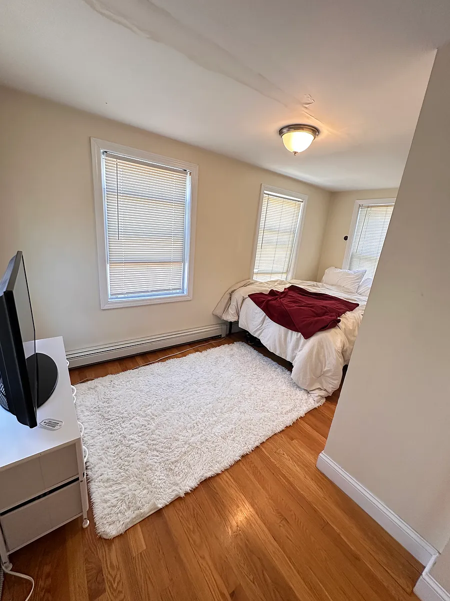 Building Photo - 256 Harvard St #2