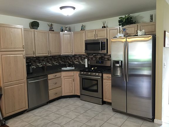 3rd image of 20 Beechmont Ter