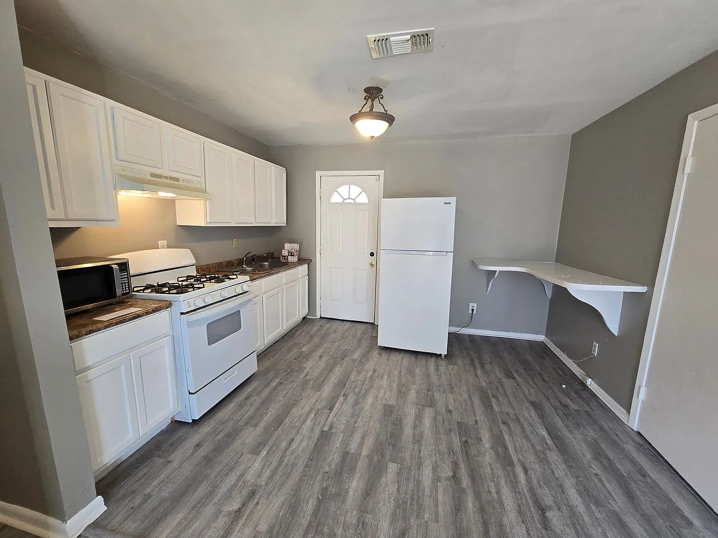 Section8 Accepted. Multi-Year Lease Available Too — Photo 3