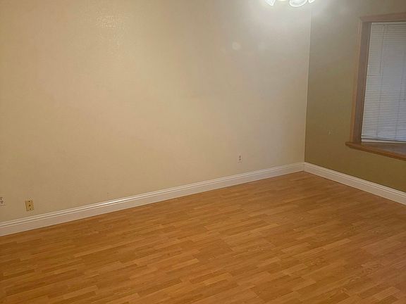 5th image of 85 Coral Ln