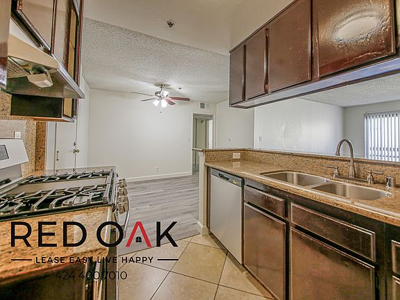 4th image of 15600 3/4 Vanowen St #225
