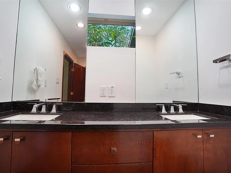5643 Terwilliger Way — Photo 22