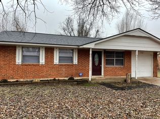 308 E Linden Ln, Mustang, OK 73064
