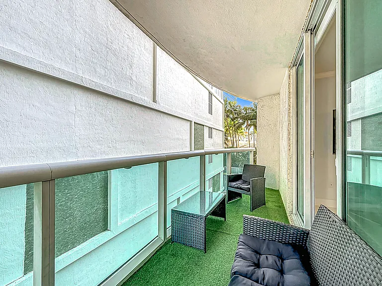 347 N New River Dr E #706 — Photo 34