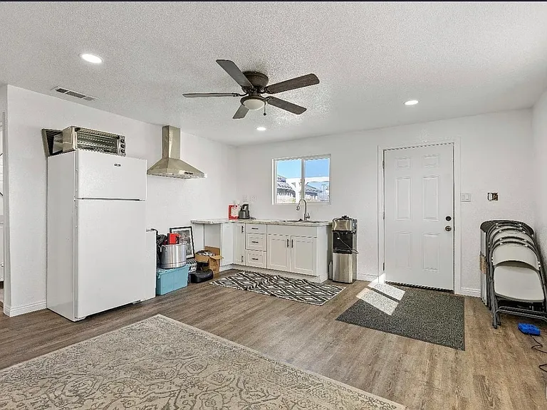 5313 Annette St #B — Photo 12