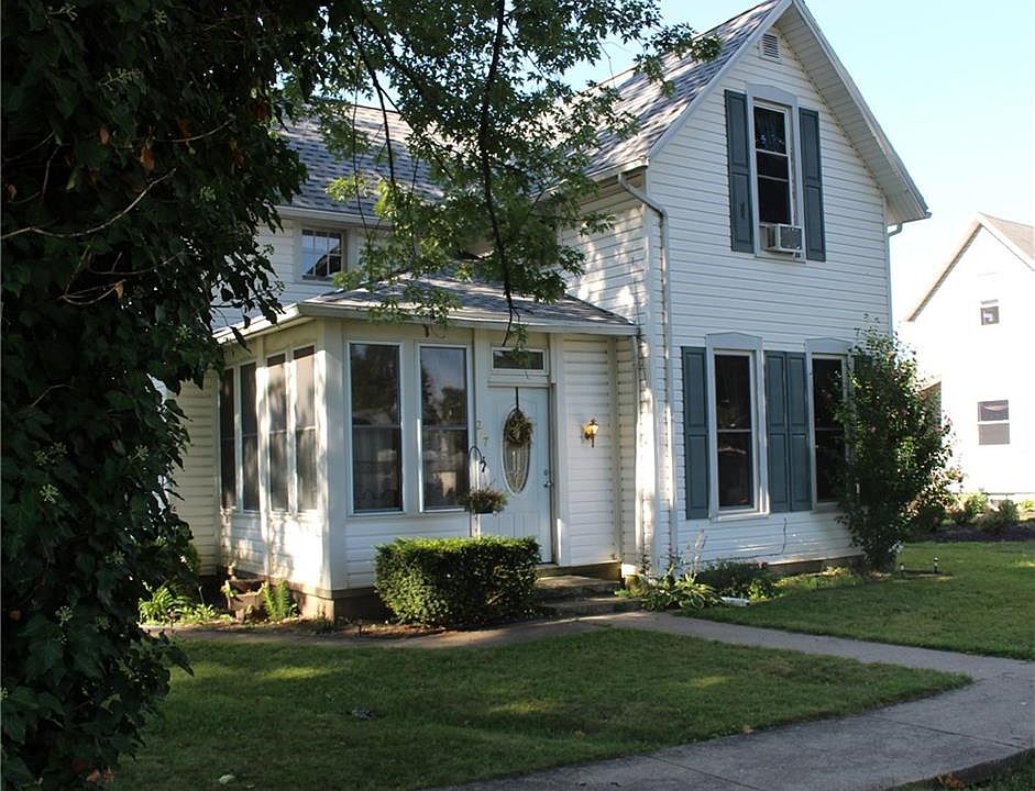 1st image of 217 W Plum St