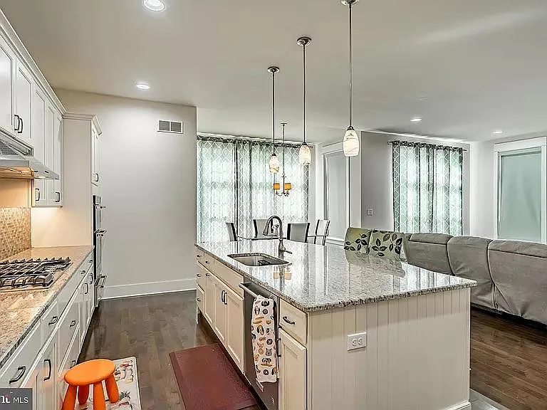 309 Quigley Dr — Photo 7