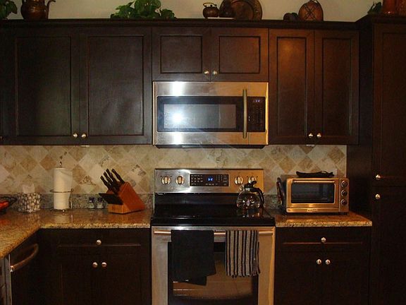 Eat-in Kitchen
