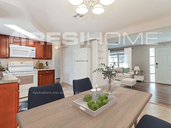 3rd image of 4143 Oakfield Ave