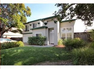 2210 Chanticleer Ln, Santa Cruz, CA 95062
