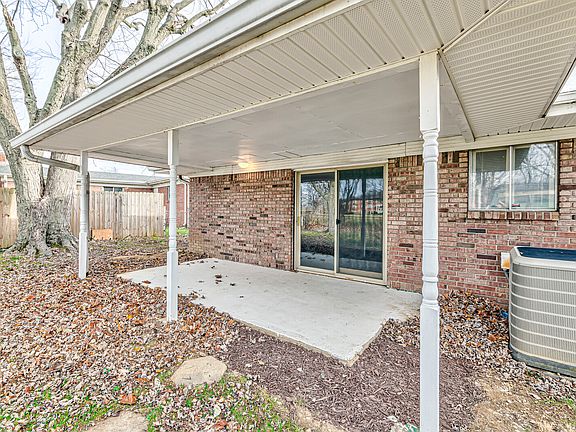 5th image of 2022 Radcliffe Ave