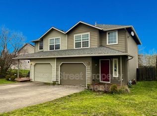 617 N 11th St, Philomath, OR 97370