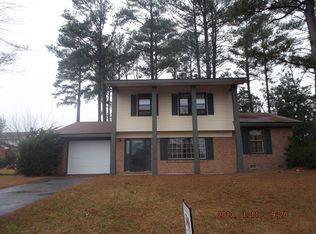 203 Lovington Dr, Fayetteville, NC 28303