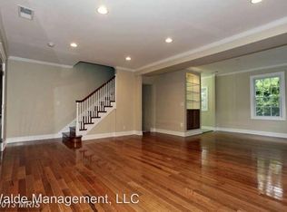 8512 Lynwood Pl, Chevy Chase, MD 20815