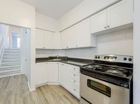 Dundas Court Apartments