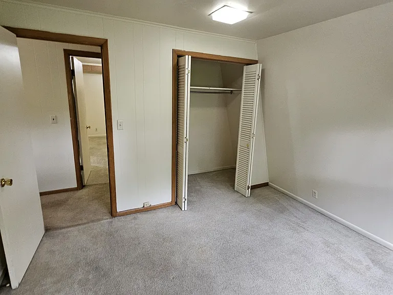 Terrace Heights Apartments — Photo 23