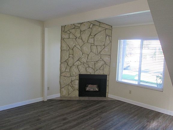 3rd image of 283 Knox St APT 2