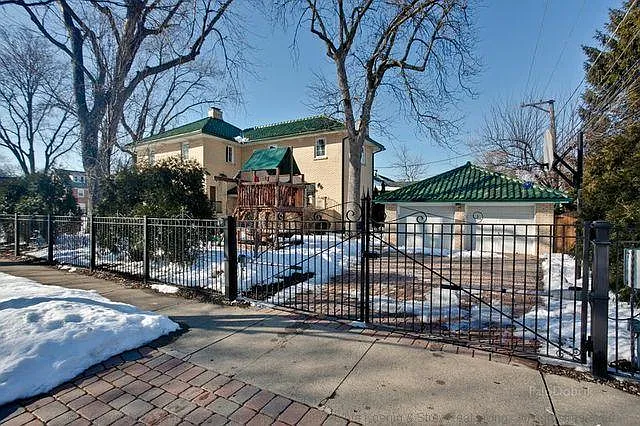 705 N Merrill St photo 1