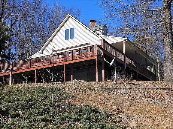 3rd image of 1028 Ash Ln
