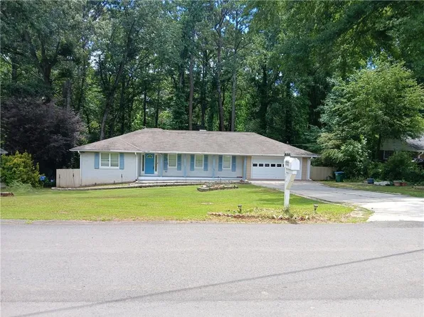 5808 Darry Cir, Norcross, GA 30093