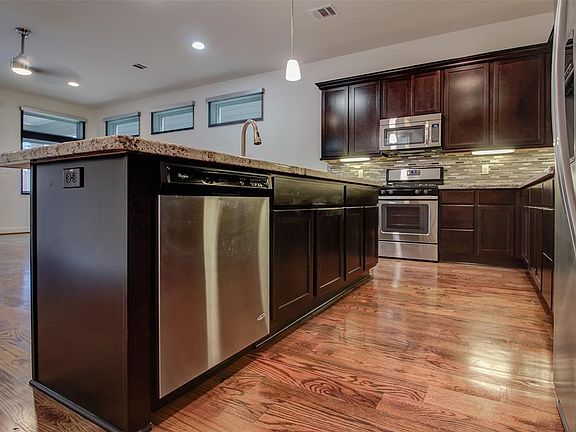 4th image of 2210 Hutchins St