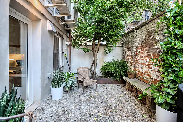 Sold by Compass | media 6