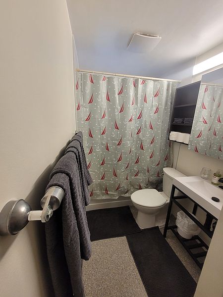 Edmonton Apartment for rent - 2 Bedrooms — photo 4