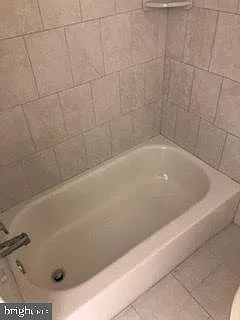 1 bed, 1.0 bath, $1,825 — Photo 3