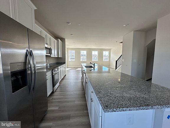 5th image of 10699 Millport St