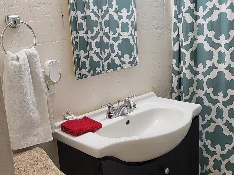 712 E Pierce St #3 — Photo 8